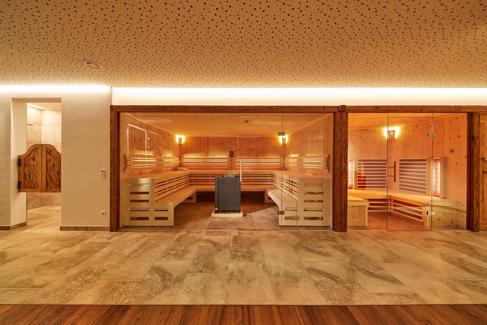 Große Kombination aus Sauna und Infrarotkabine